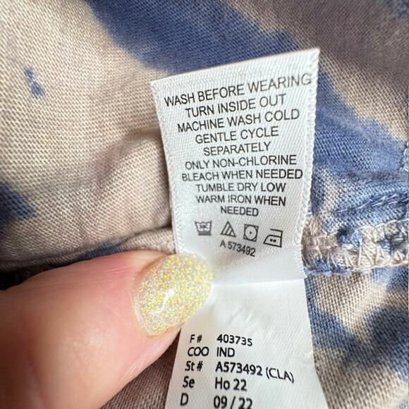 LOGO by Lori Goldstein Sz Large Tie-Dye Top with Hi-Low Hem - Picture 12 of 13